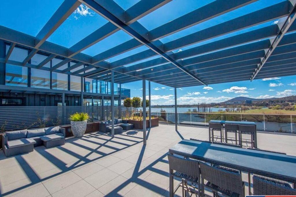 Luxe 2Br Executive Apartment Kingston Pool Parking Wifi Bbq Wine Eksteriør billede