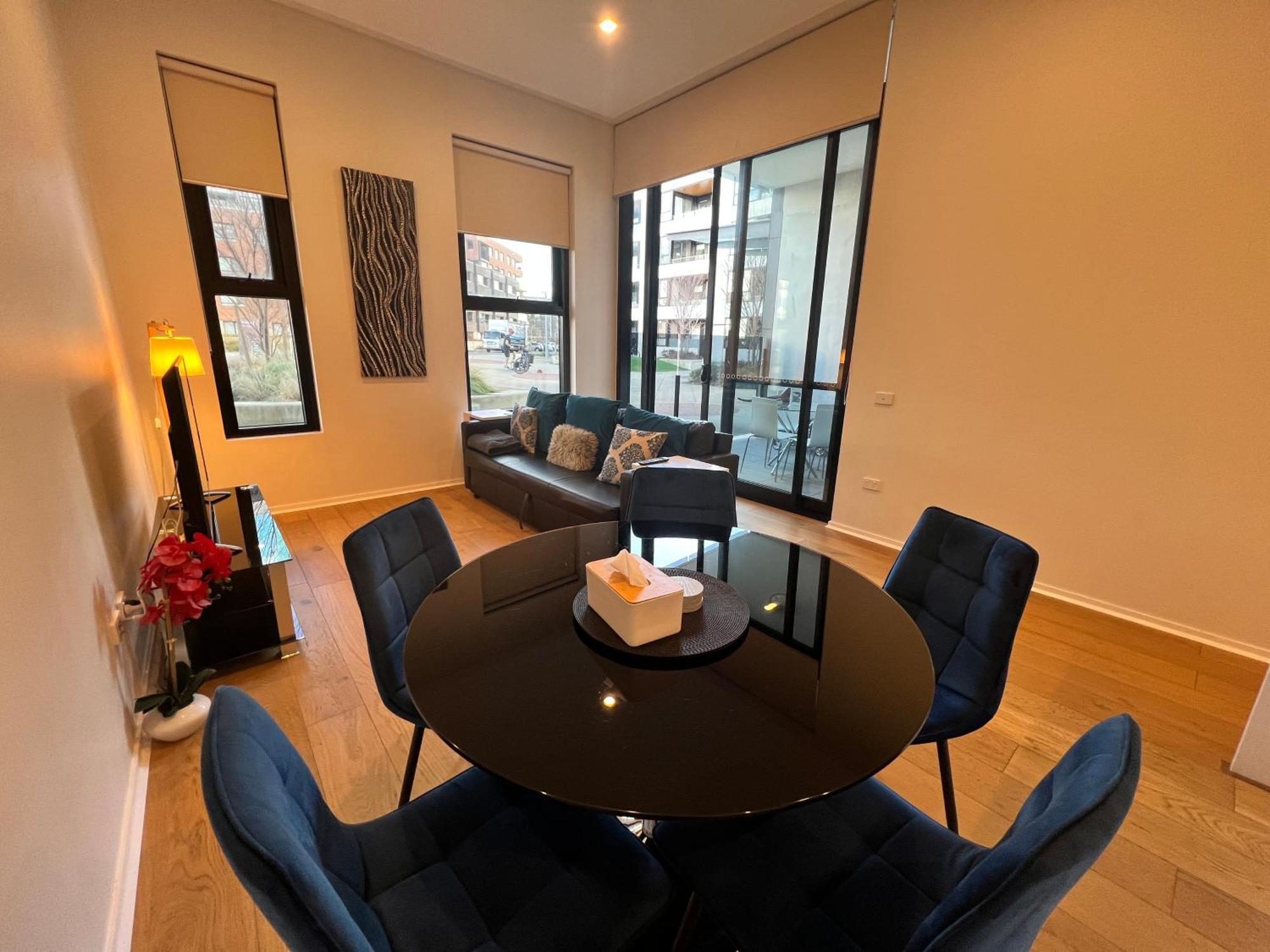 Luxe 2Br Executive Apartment Kingston Pool Parking Wifi Bbq Wine Eksteriør billede