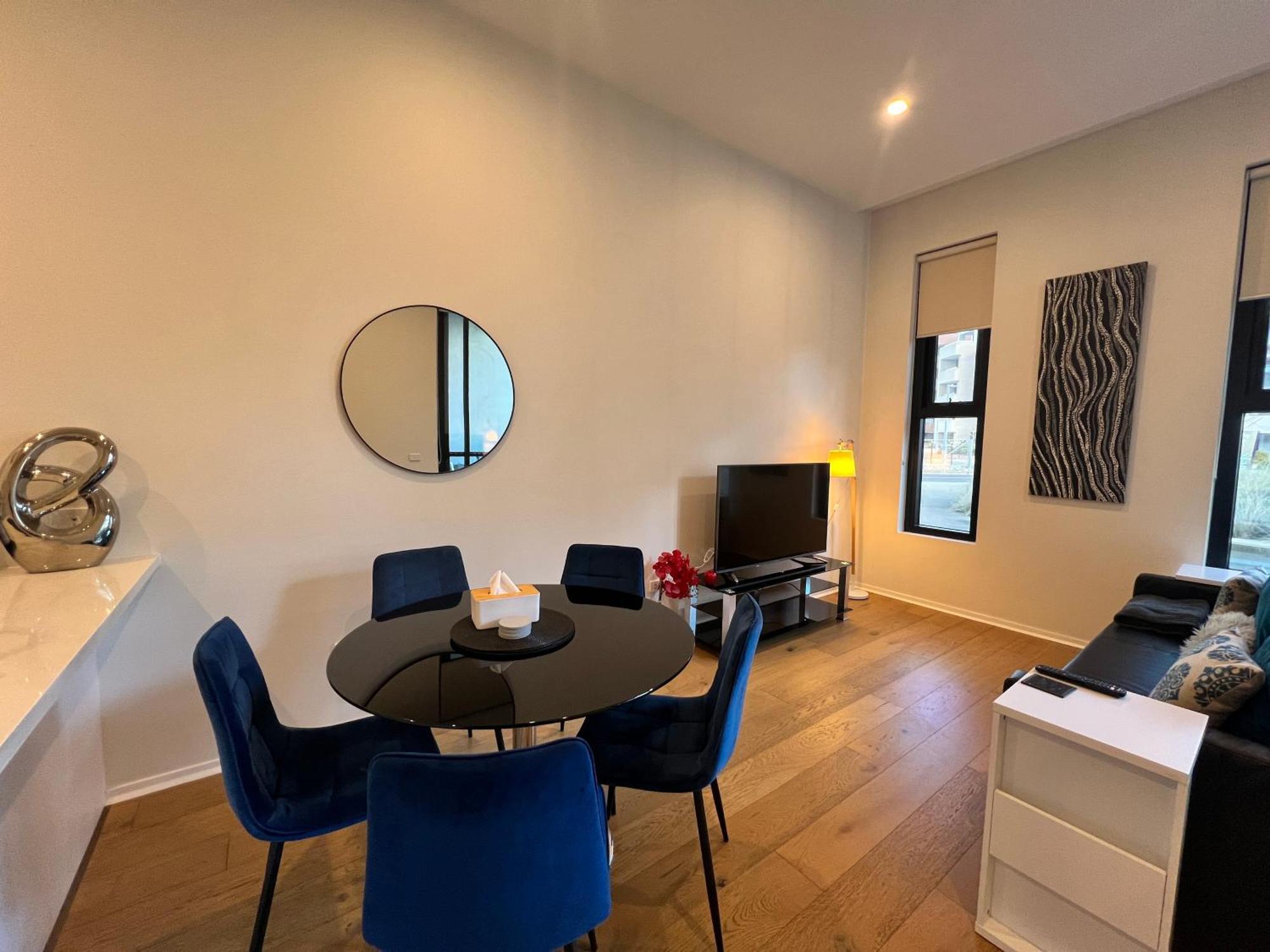 Luxe 2Br Executive Apartment Kingston Pool Parking Wifi Bbq Wine Eksteriør billede